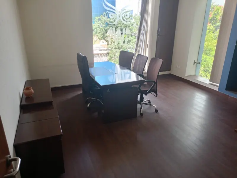 940922638_B 19 (4).webp